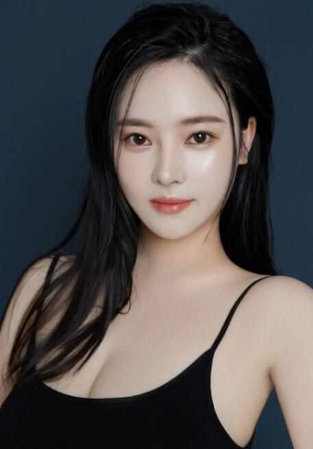 上海外滩美女夜景(上海外滩夜色美如画) 上海外滩美女夜景(上海外滩夜色美如画)